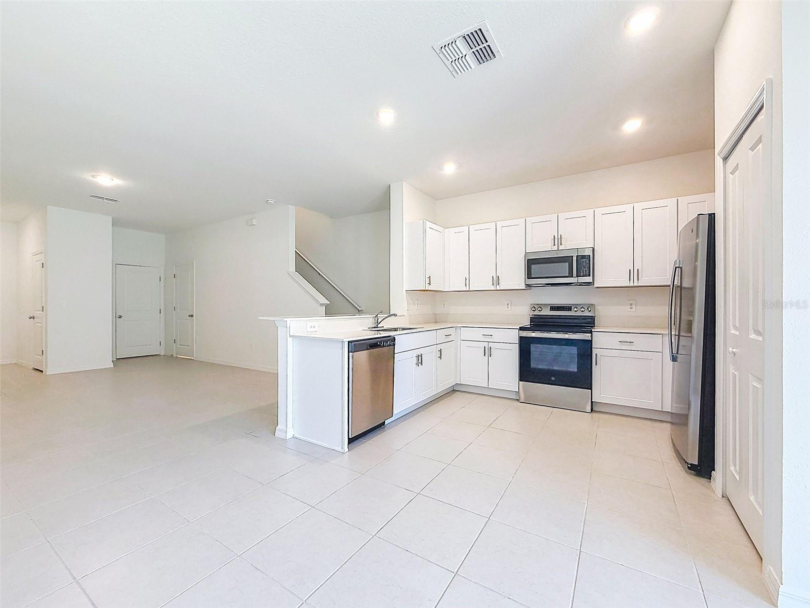 2671 BUTTERCUP LUCINE LN, RUSKIN, FL, 33570