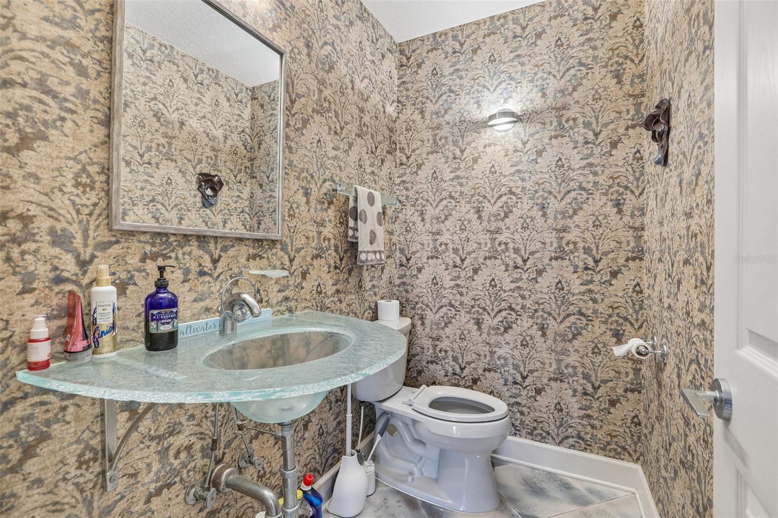 113 YACHT CLUB CIR, NORTH REDINGTON BEACH, FL, 33708