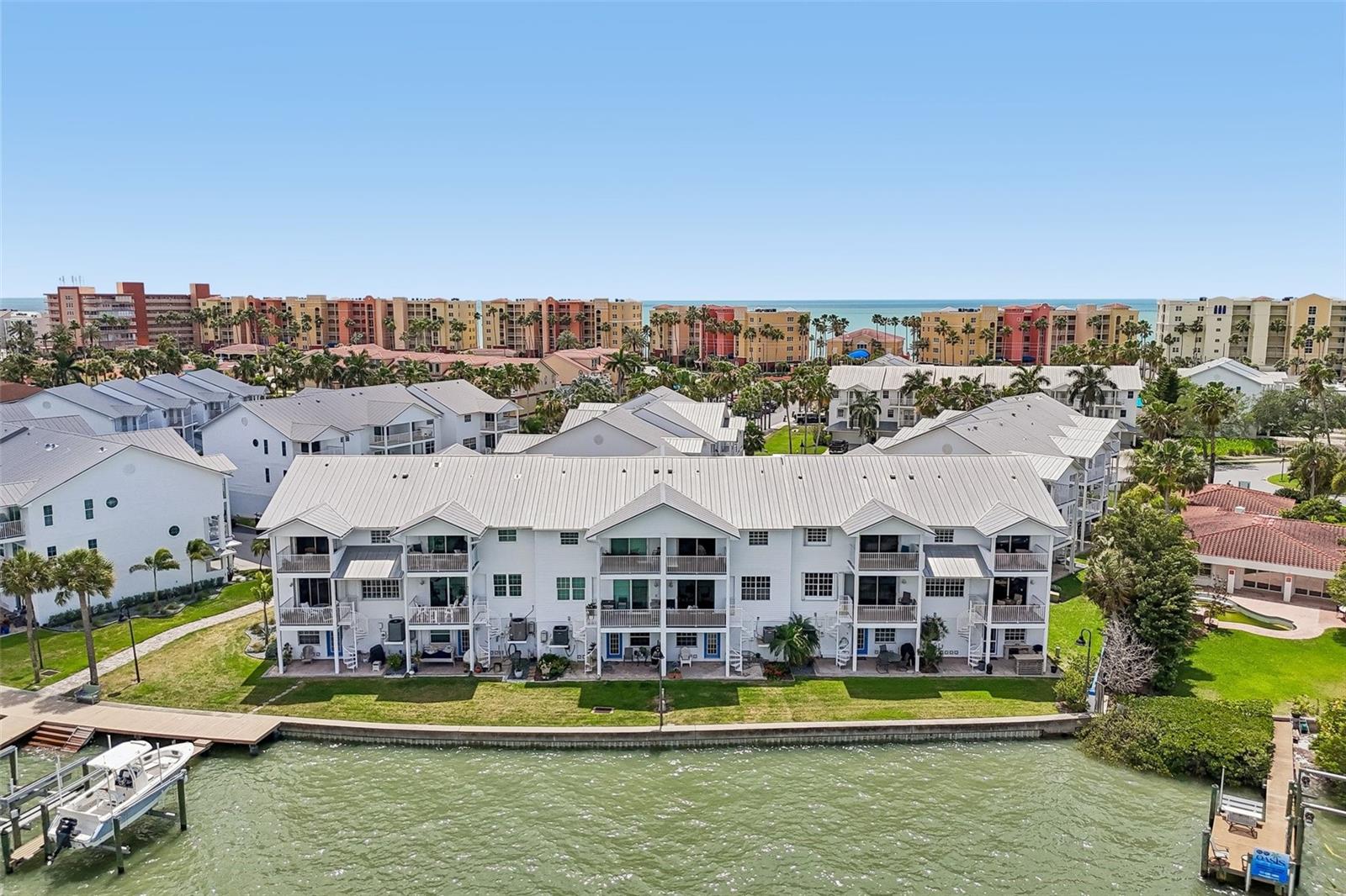 113 YACHT CLUB CIR, NORTH REDINGTON BEACH, FL, 33708