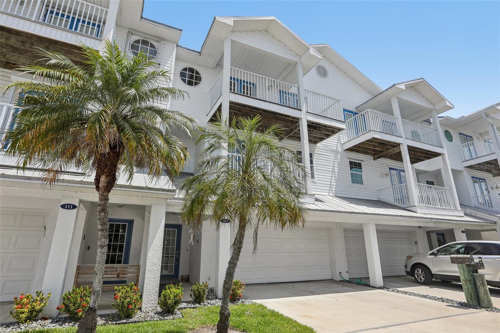 113 YACHT CLUB CIR, NORTH REDINGTON BEACH, FL, 33708