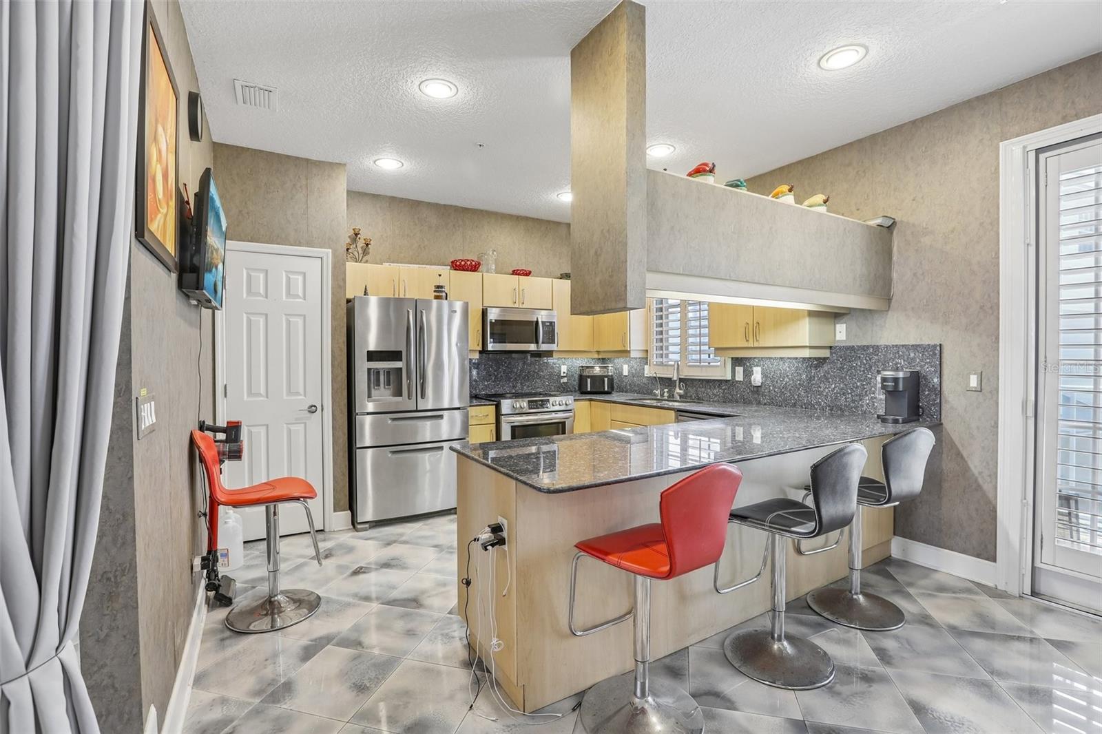 113 YACHT CLUB CIR, NORTH REDINGTON BEACH, FL, 33708