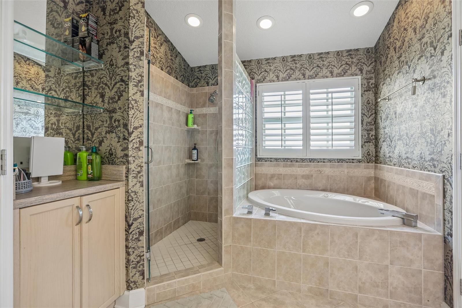 113 YACHT CLUB CIR, NORTH REDINGTON BEACH, FL, 33708