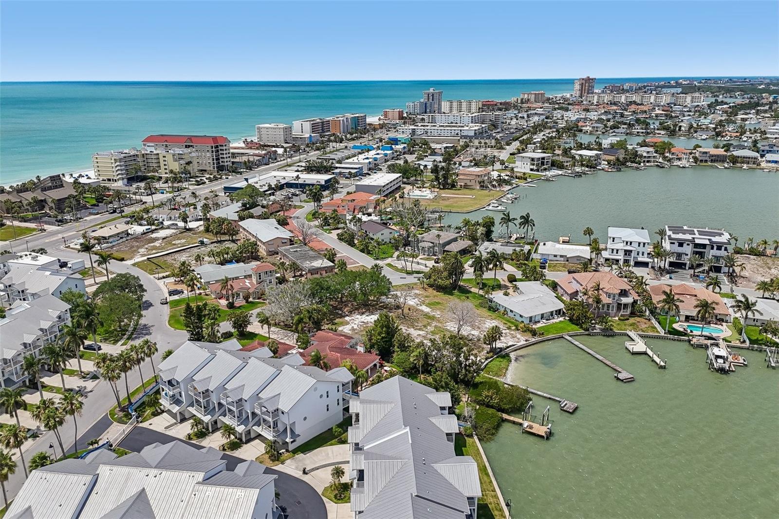 113 YACHT CLUB CIR, NORTH REDINGTON BEACH, FL, 33708