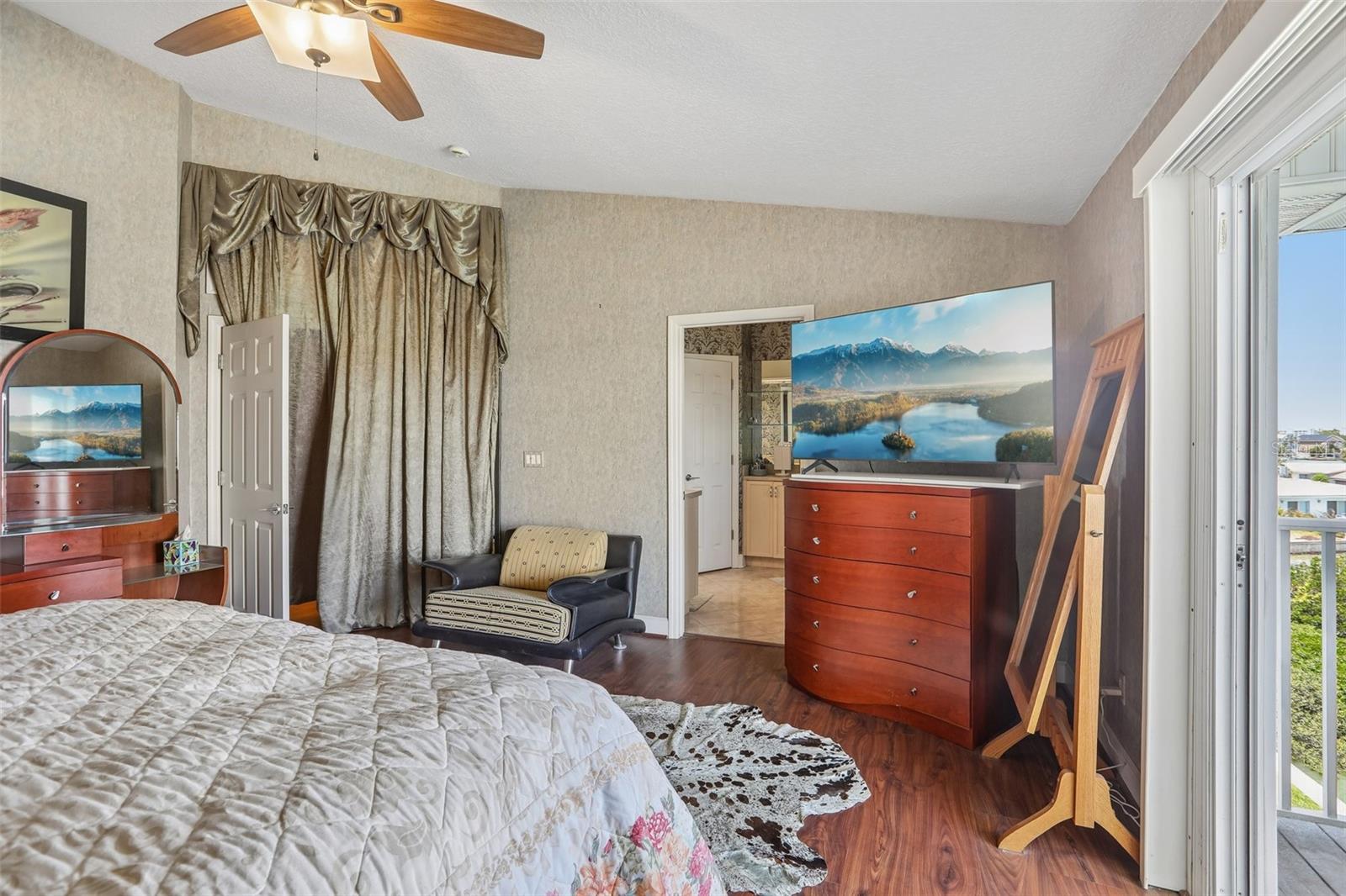 113 YACHT CLUB CIR, NORTH REDINGTON BEACH, FL, 33708