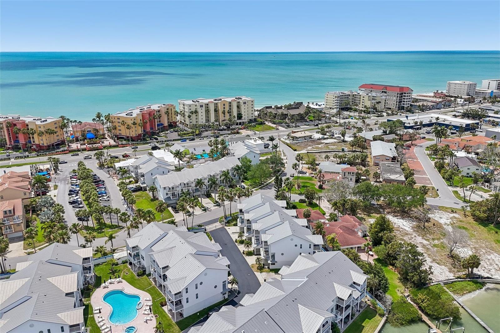 113 YACHT CLUB CIR, NORTH REDINGTON BEACH, FL, 33708