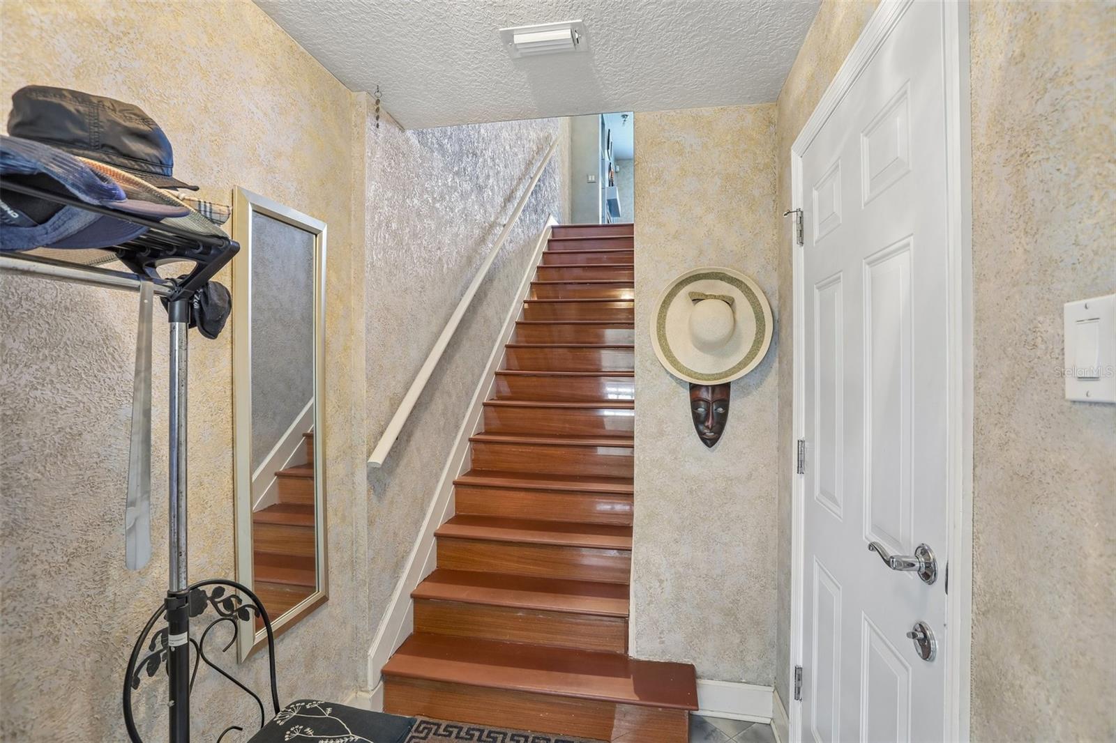 113 YACHT CLUB CIR, NORTH REDINGTON BEACH, FL, 33708