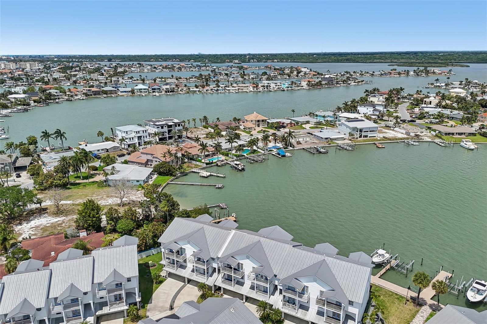 113 YACHT CLUB CIR, NORTH REDINGTON BEACH, FL, 33708