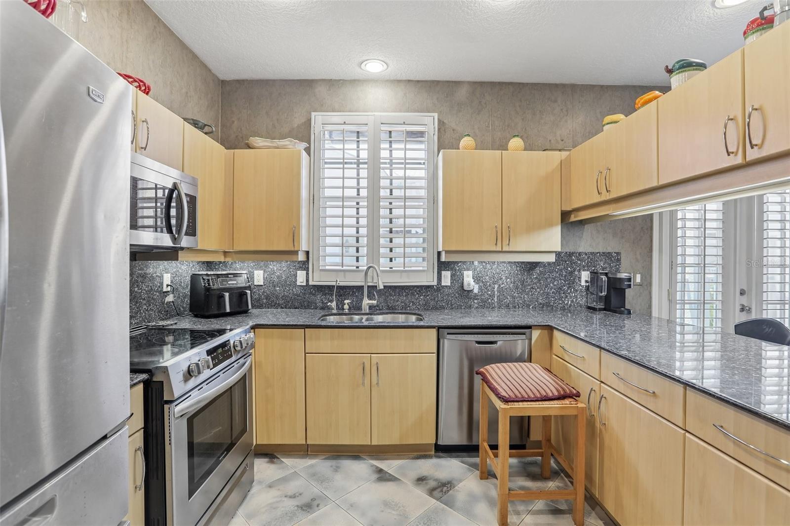 113 YACHT CLUB CIR, NORTH REDINGTON BEACH, FL, 33708