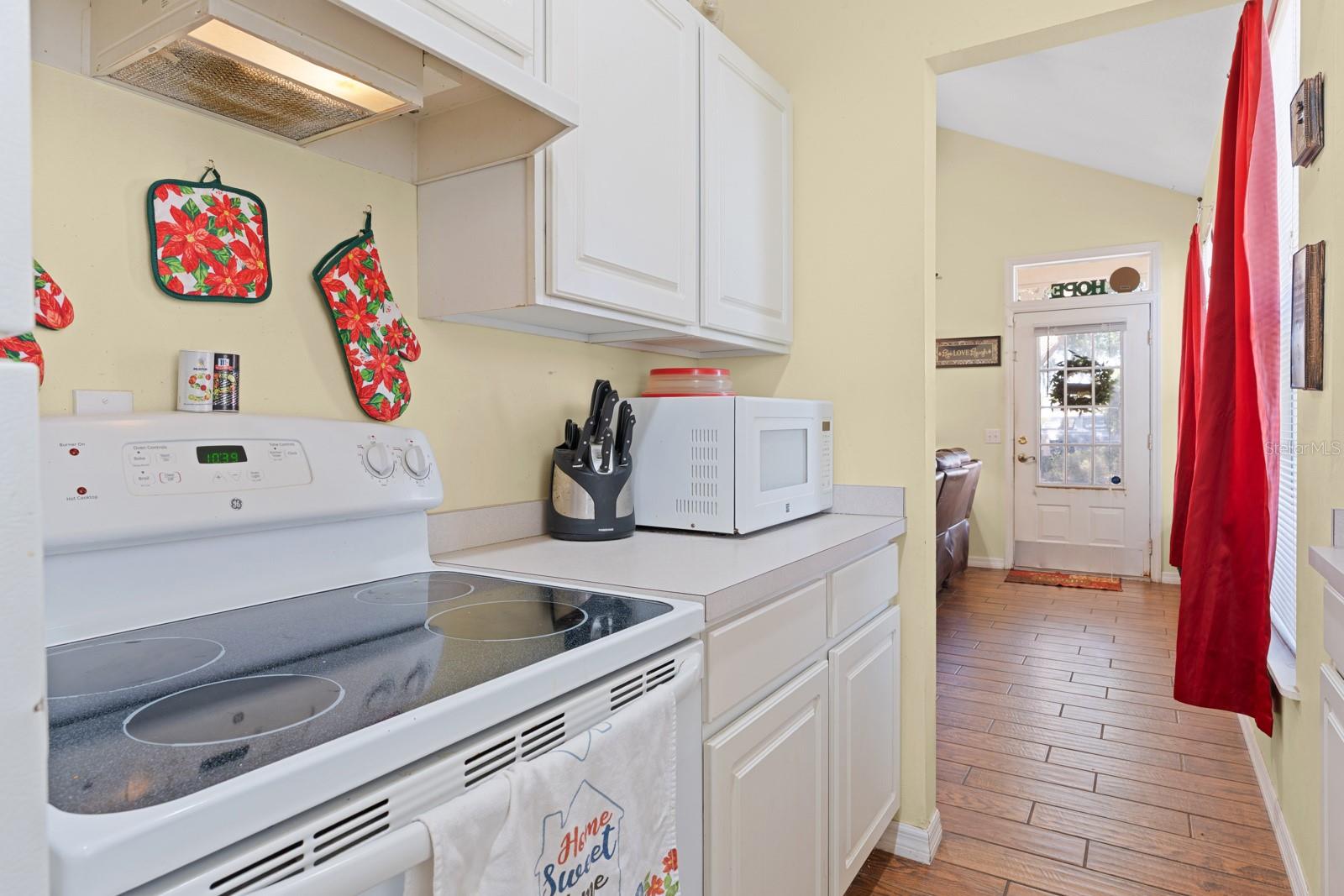 6230 ABBOTT STATION DR, ZEPHYRHILLS, FL, 33542