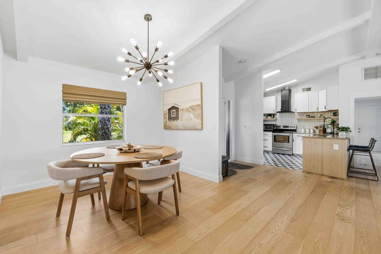 8021 TIMBER LAKE LN, SARASOTA, FL, 34243