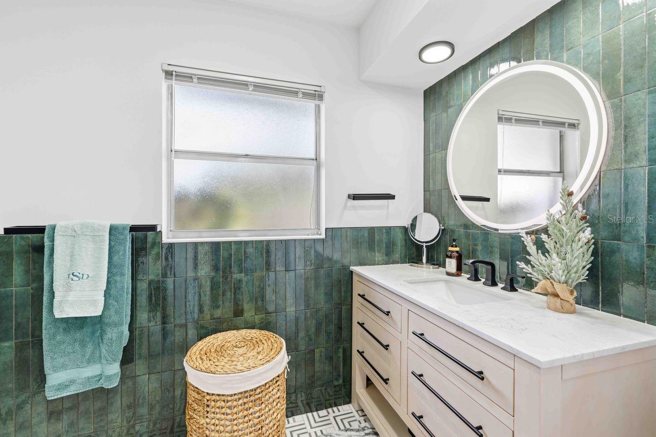 8021 TIMBER LAKE LN, SARASOTA, FL, 34243