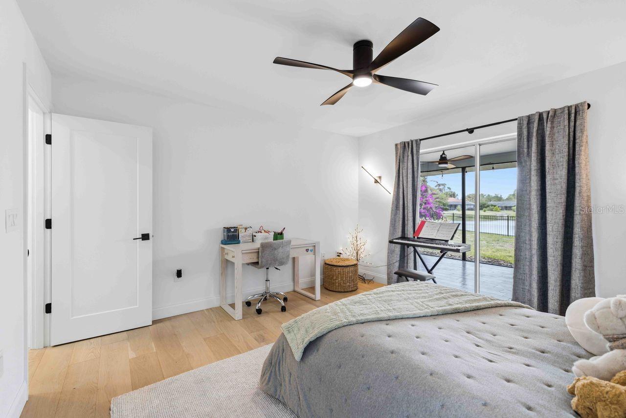 8021 TIMBER LAKE LN, SARASOTA, FL, 34243