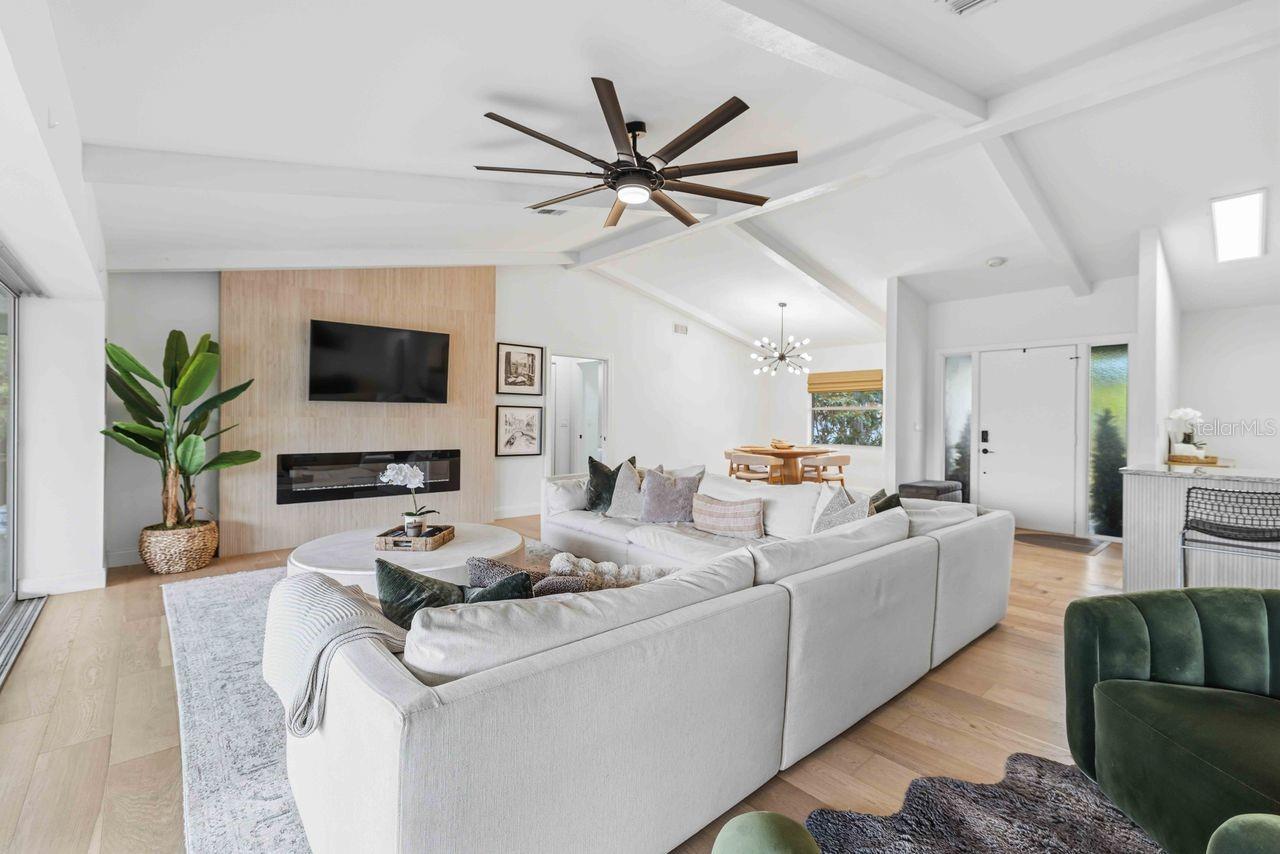 8021 TIMBER LAKE LN, SARASOTA, FL, 34243