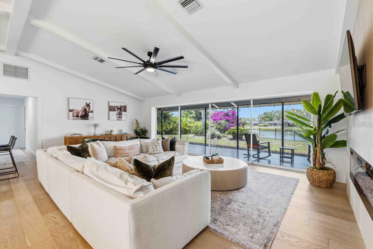 8021 TIMBER LAKE LN, SARASOTA, FL, 34243