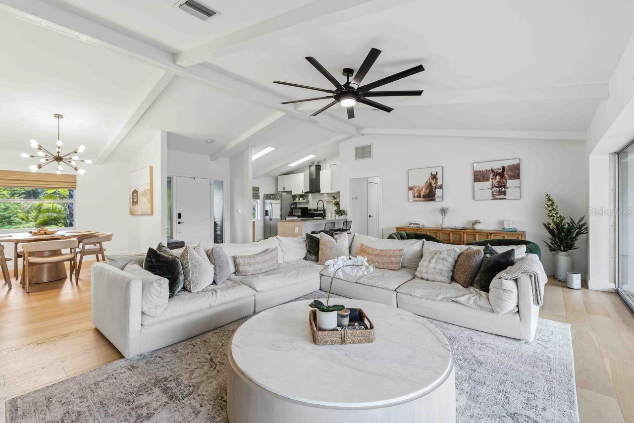 8021 TIMBER LAKE LN, SARASOTA, FL, 34243