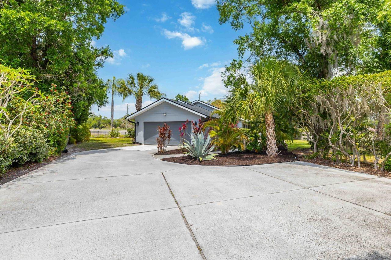 8021 TIMBER LAKE LN, SARASOTA, FL, 34243