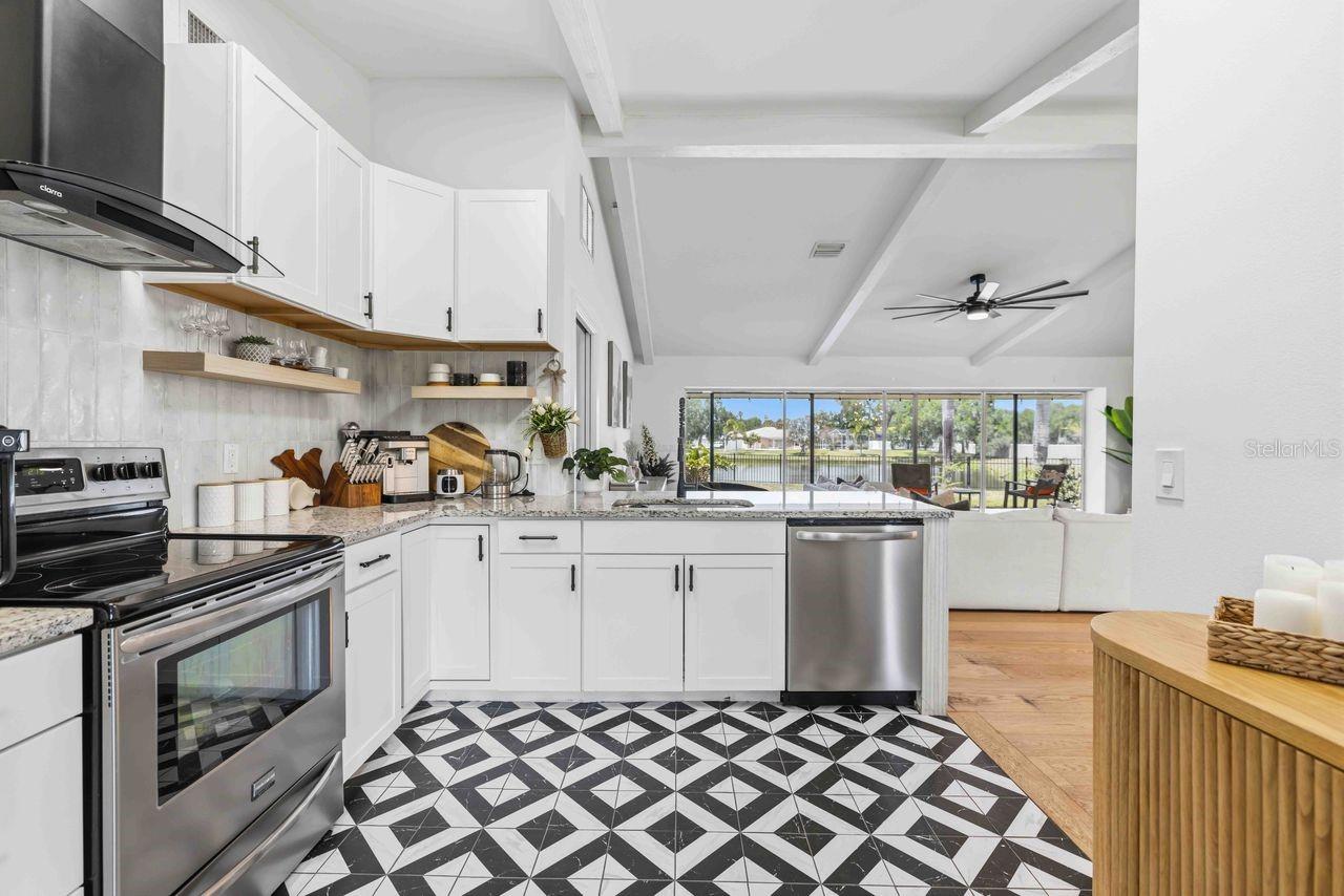 8021 TIMBER LAKE LN, SARASOTA, FL, 34243