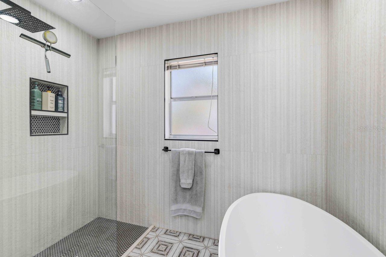 8021 TIMBER LAKE LN, SARASOTA, FL, 34243