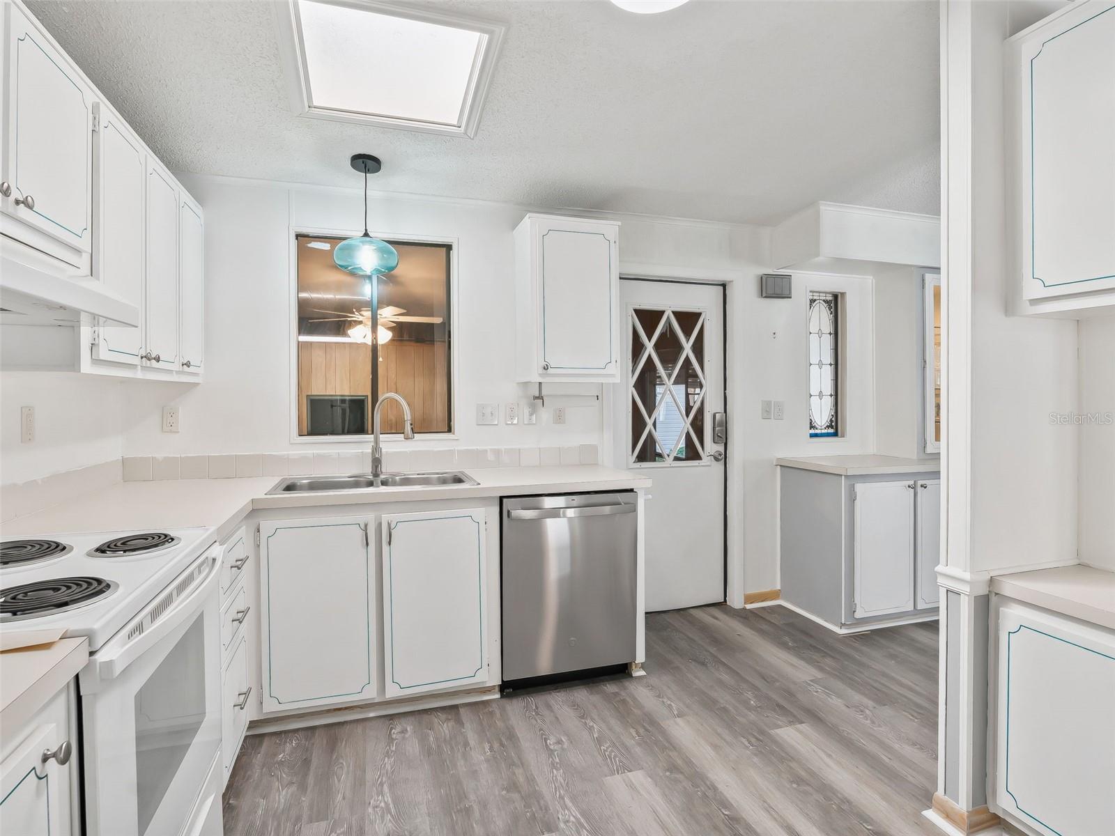 1514 HILLCREST DR, LADY LAKE, FL, 32159