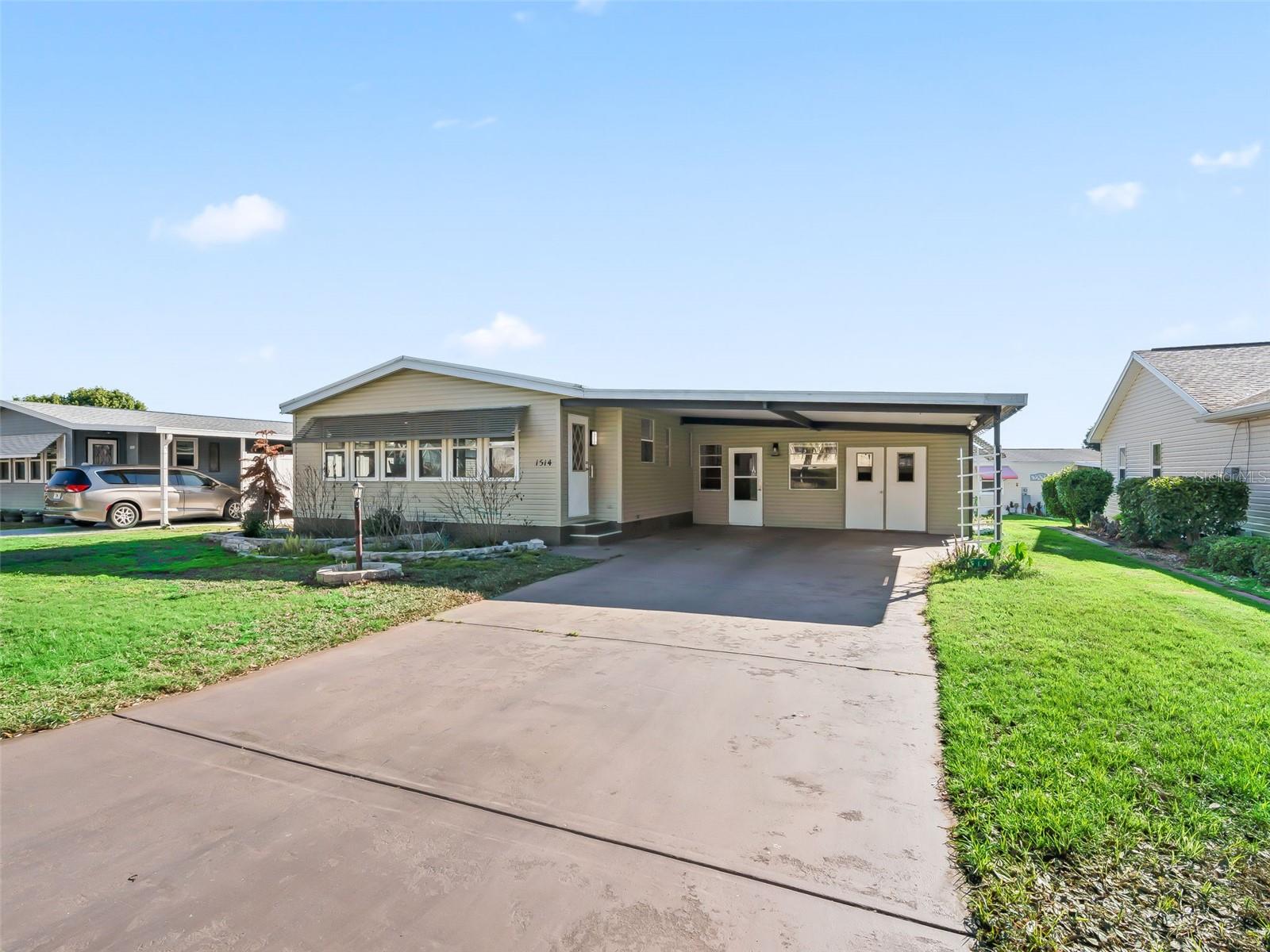 1514 HILLCREST DR, LADY LAKE, FL, 32159