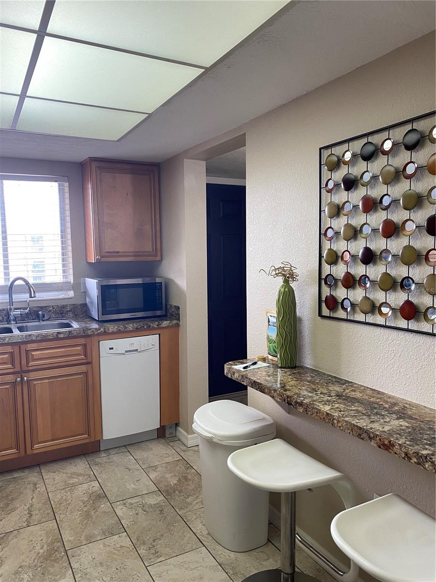 3621 LAKE BAYSHORE DR #J-403, BRADENTON, FL, 34205