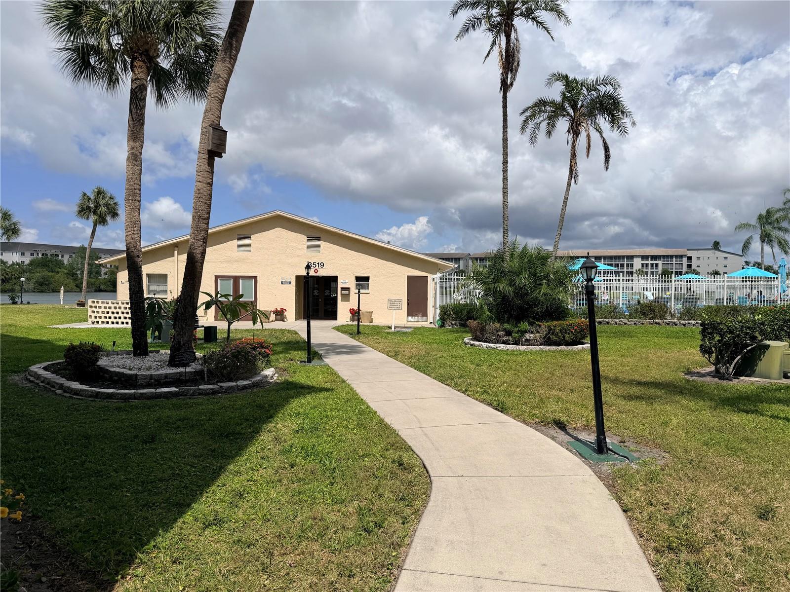 3621 LAKE BAYSHORE DR #J-403, BRADENTON, FL, 34205