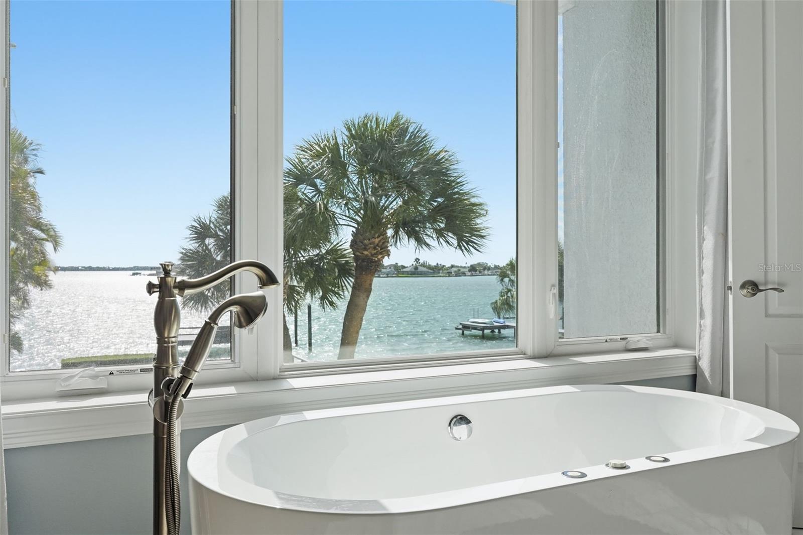 7115 BAY ST, ST PETE BEACH, FL, 33706