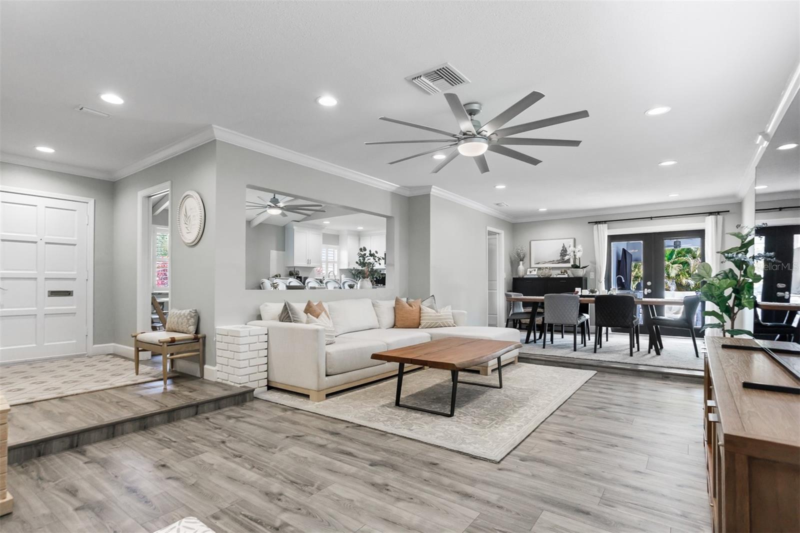 8401 GRANITE PL, TAMPA, FL, 33615