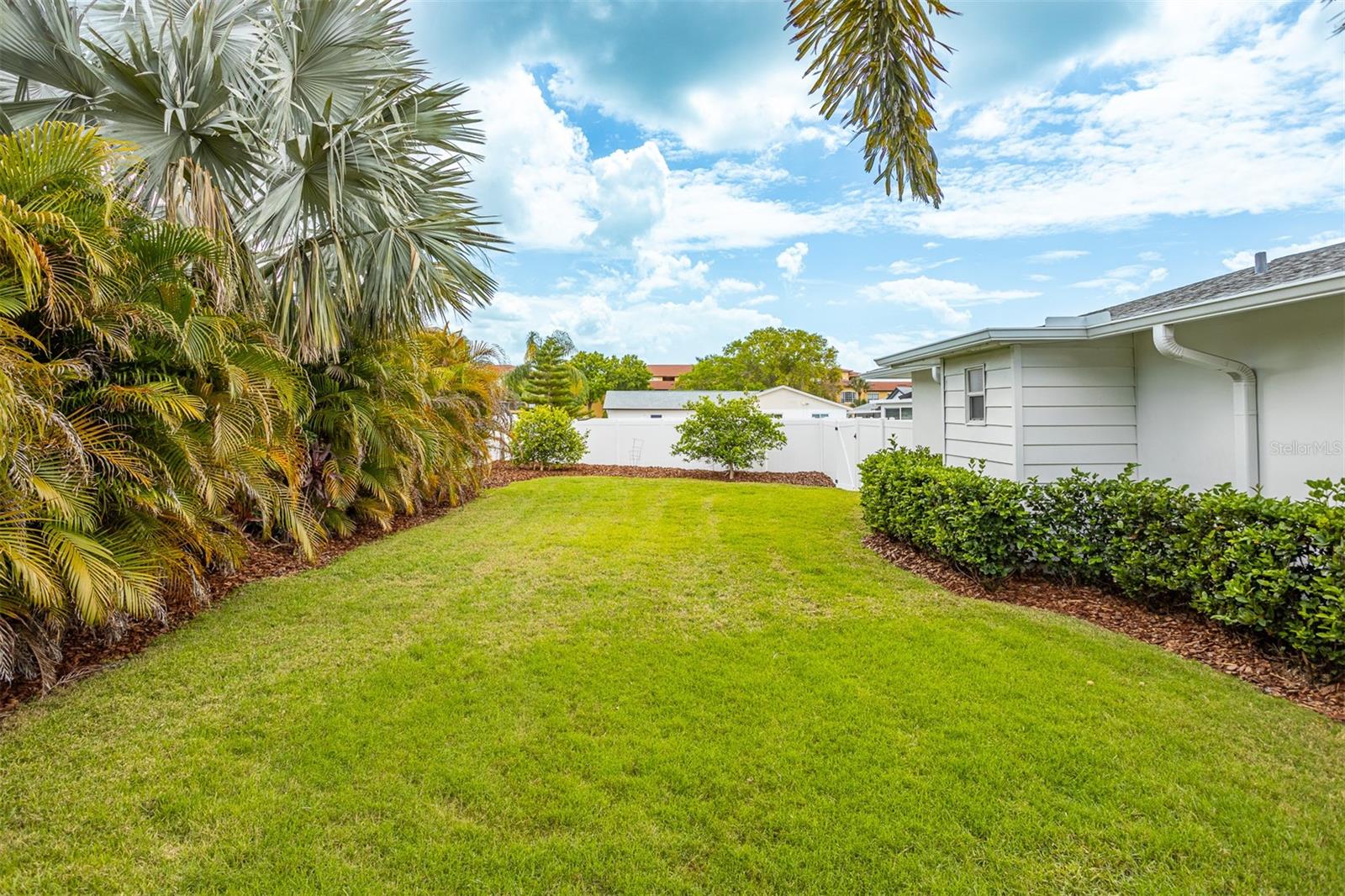 8401 GRANITE PL, TAMPA, FL, 33615