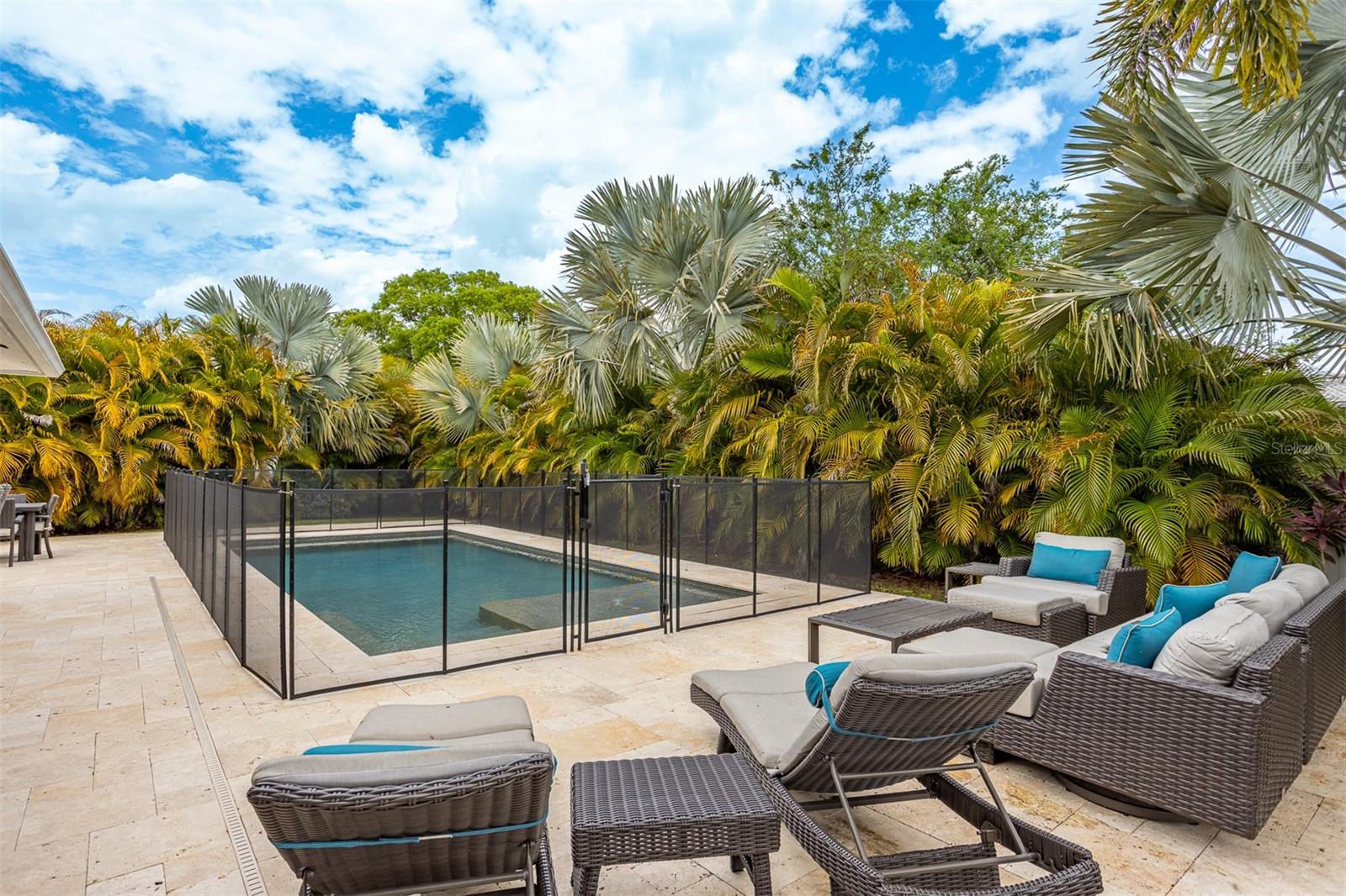 8401 GRANITE PL, TAMPA, FL, 33615