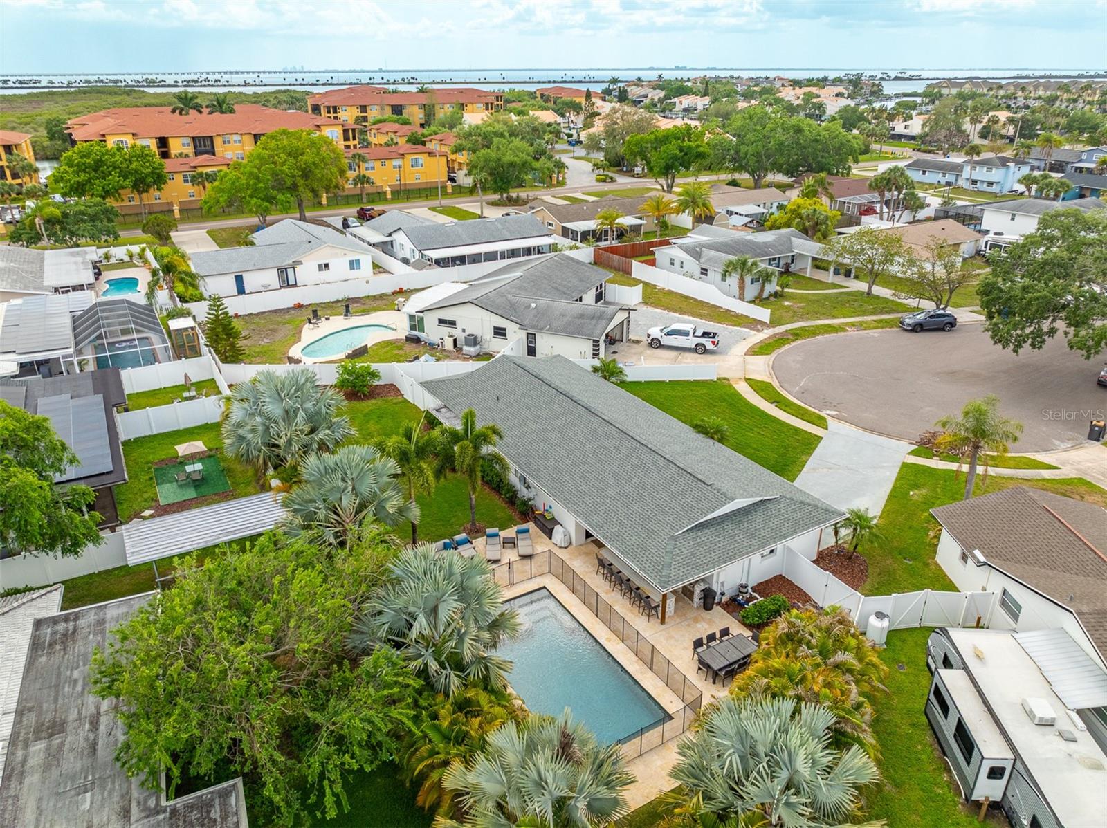 8401 GRANITE PL, TAMPA, FL, 33615