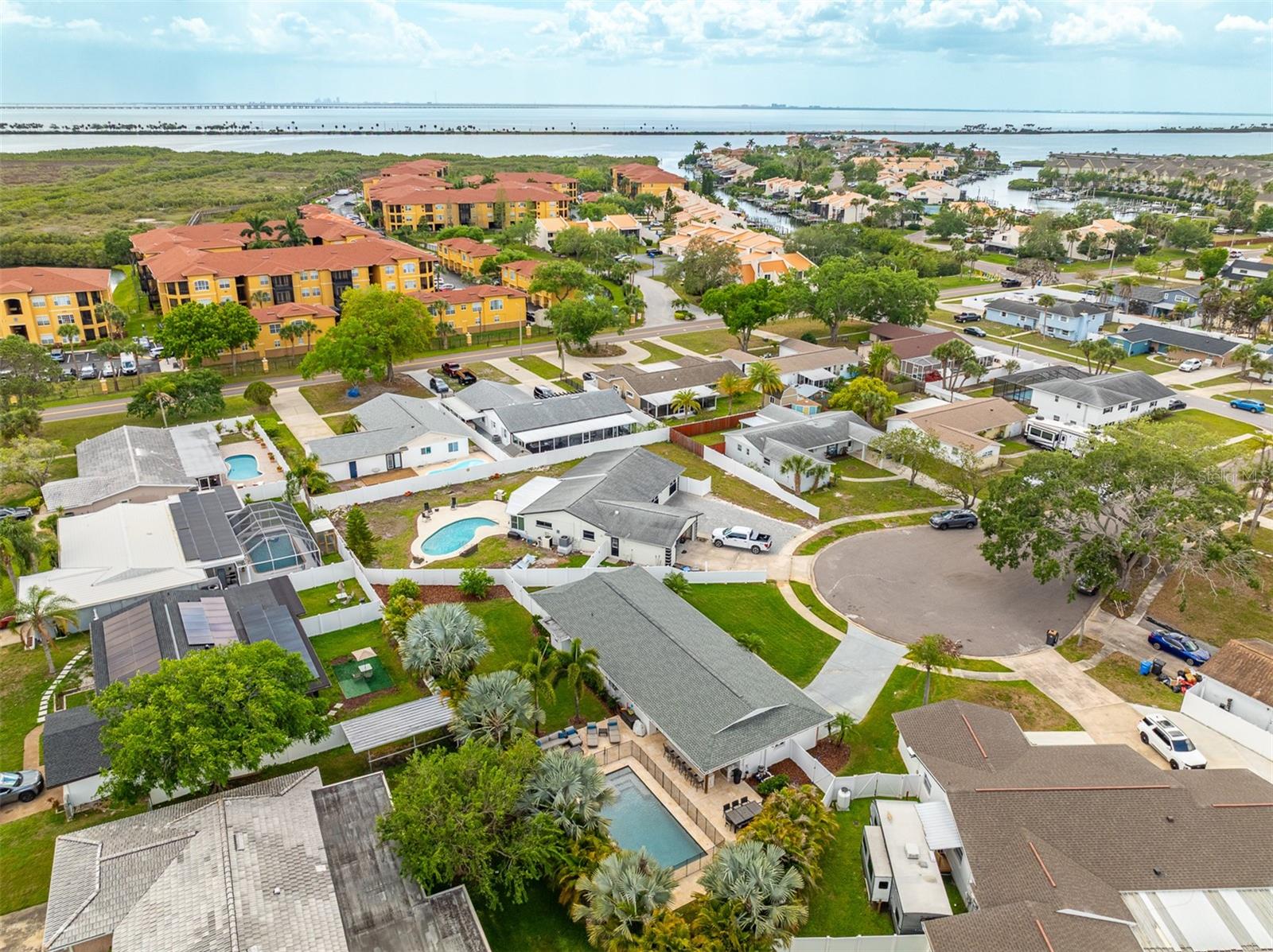8401 GRANITE PL, TAMPA, FL, 33615