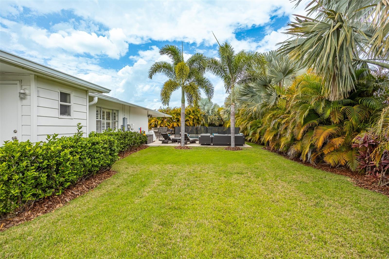 8401 GRANITE PL, TAMPA, FL, 33615