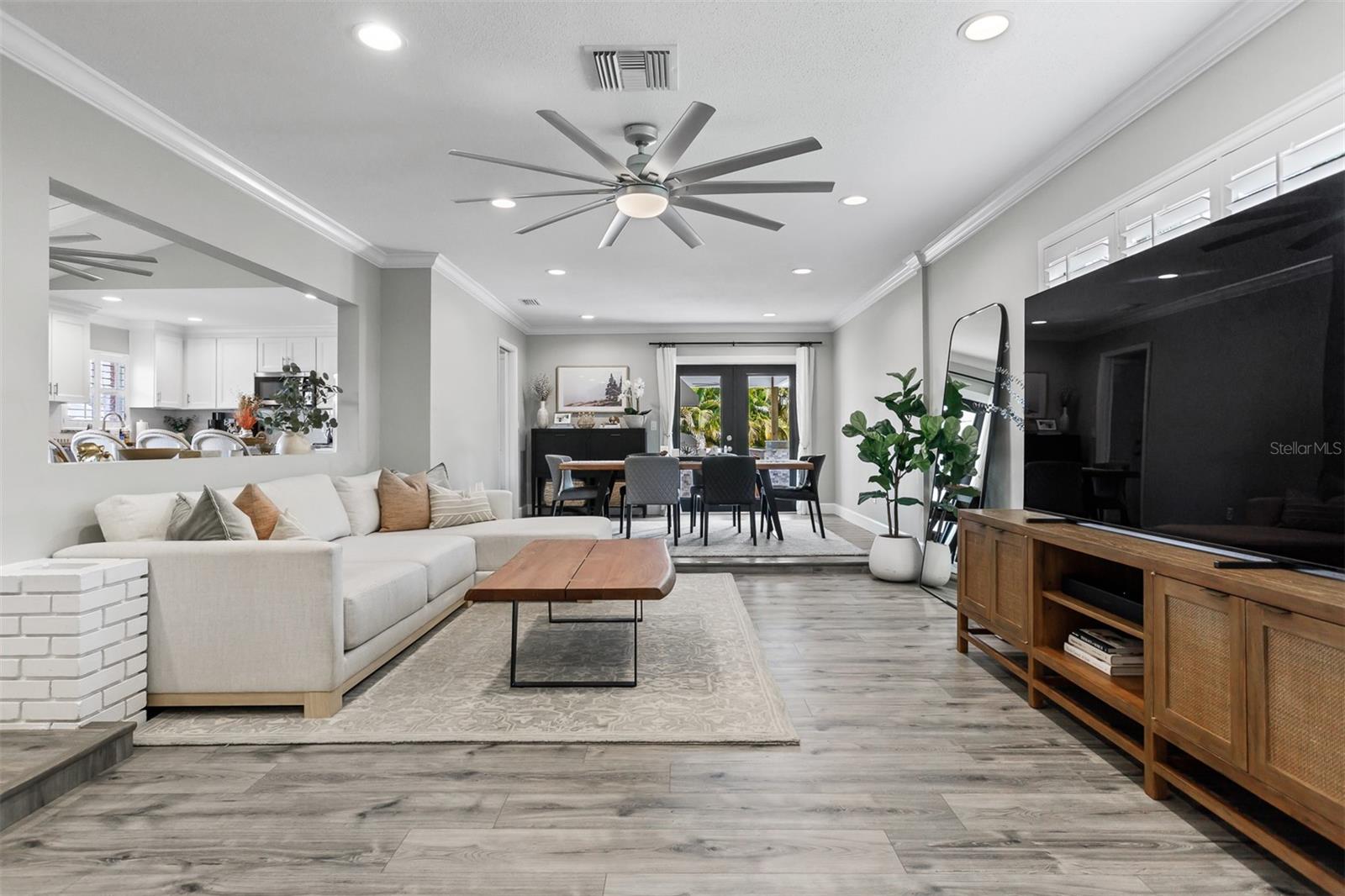 8401 GRANITE PL, TAMPA, FL, 33615