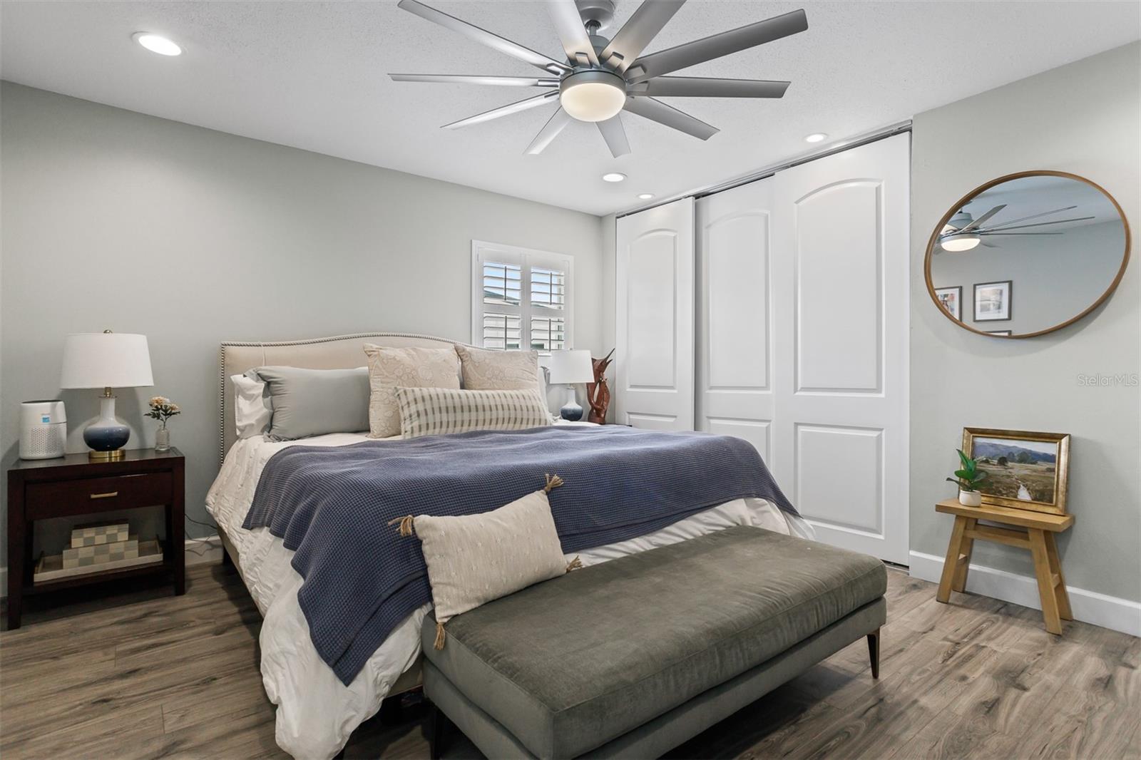 8401 GRANITE PL, TAMPA, FL, 33615