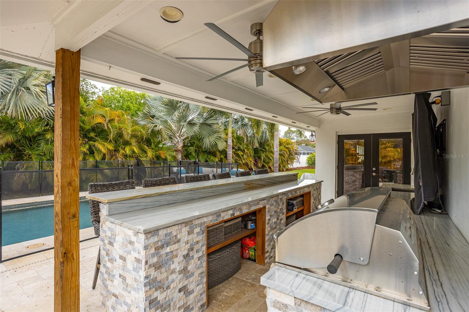 8401 GRANITE PL, TAMPA, FL, 33615