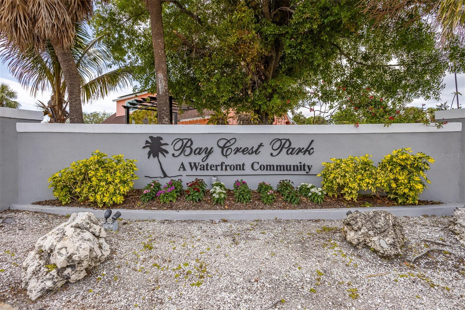 8401 GRANITE PL, TAMPA, FL, 33615