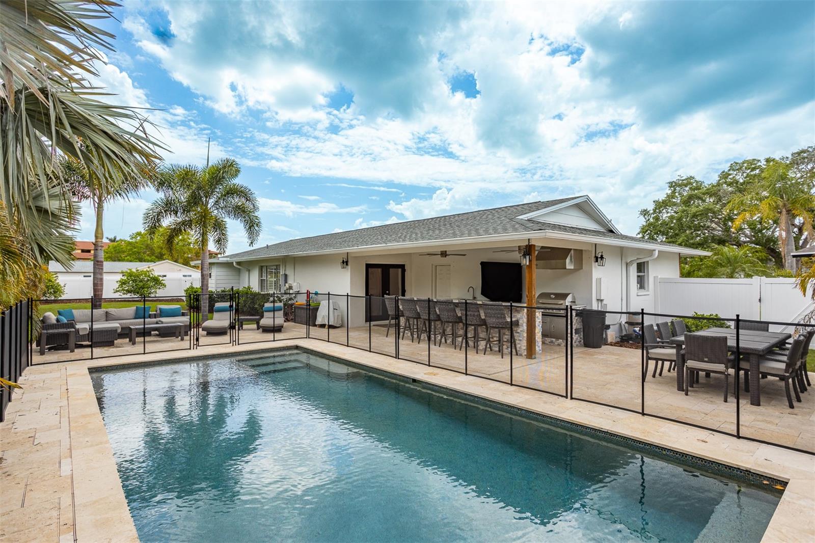 8401 GRANITE PL, TAMPA, FL, 33615