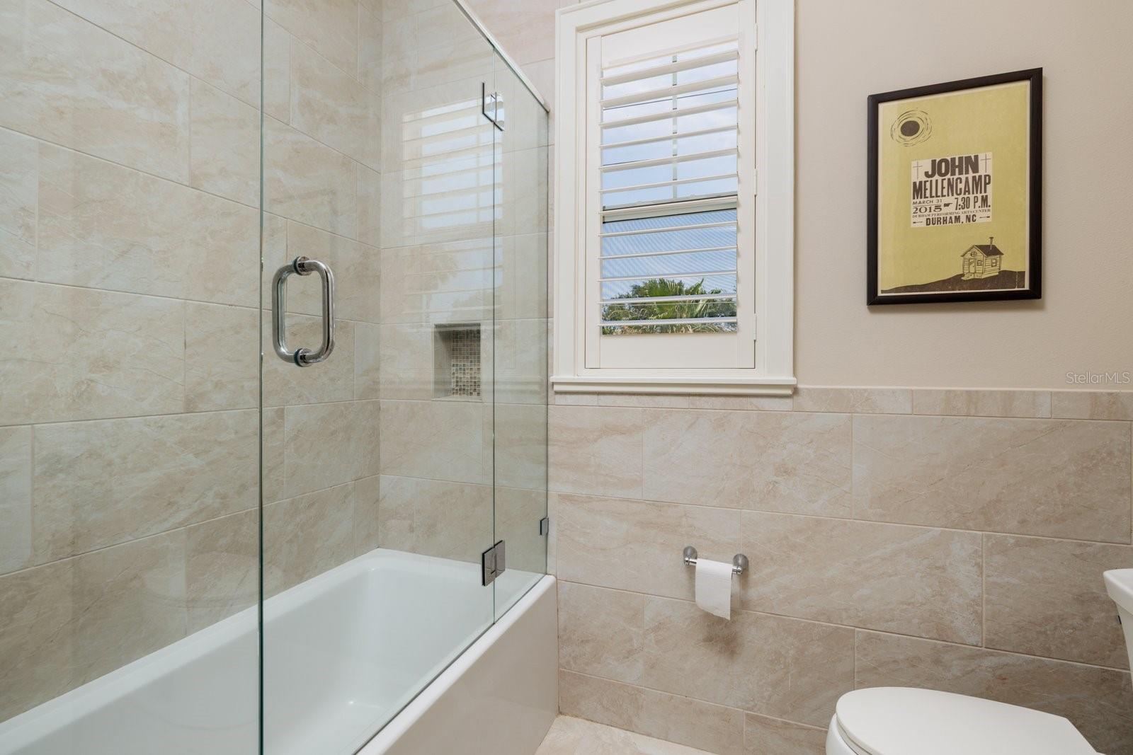 852 CORDOVA BLVD NE, ST PETERSBURG, FL, 33704