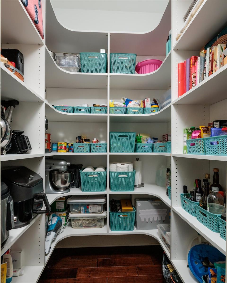 852 CORDOVA BLVD NE, ST PETERSBURG, FL, 33704