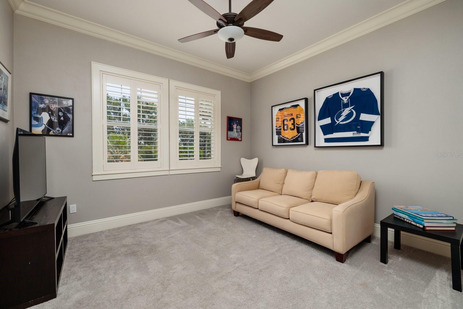 852 CORDOVA BLVD NE, ST PETERSBURG, FL, 33704