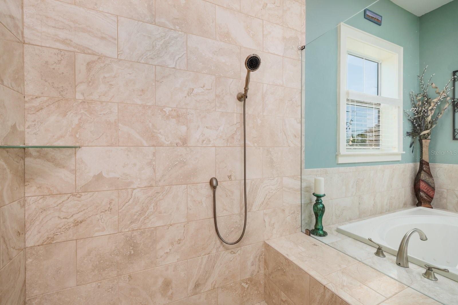 852 CORDOVA BLVD NE, ST PETERSBURG, FL, 33704