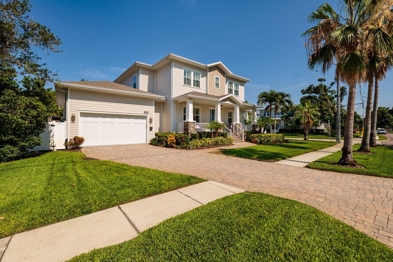 852 CORDOVA BLVD NE, ST PETERSBURG, FL, 33704