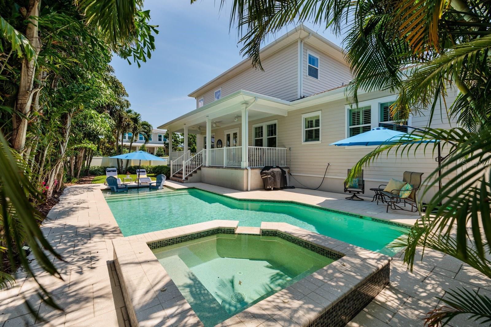 852 CORDOVA BLVD NE, ST PETERSBURG, FL, 33704