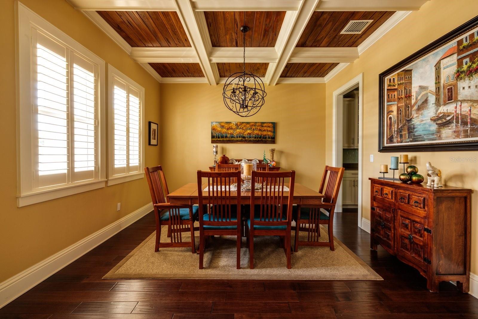 852 CORDOVA BLVD NE, ST PETERSBURG, FL, 33704