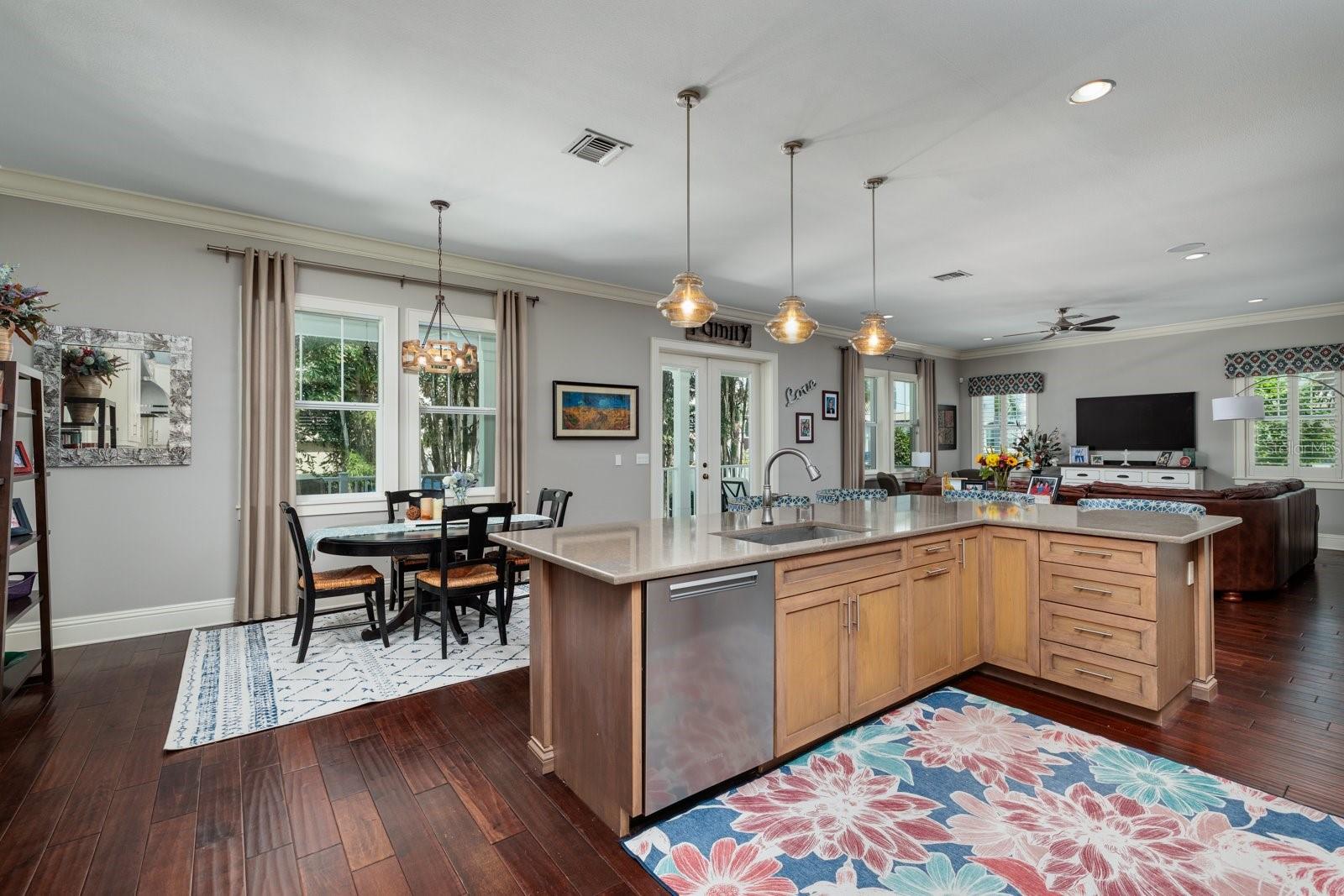 852 CORDOVA BLVD NE, ST PETERSBURG, FL, 33704