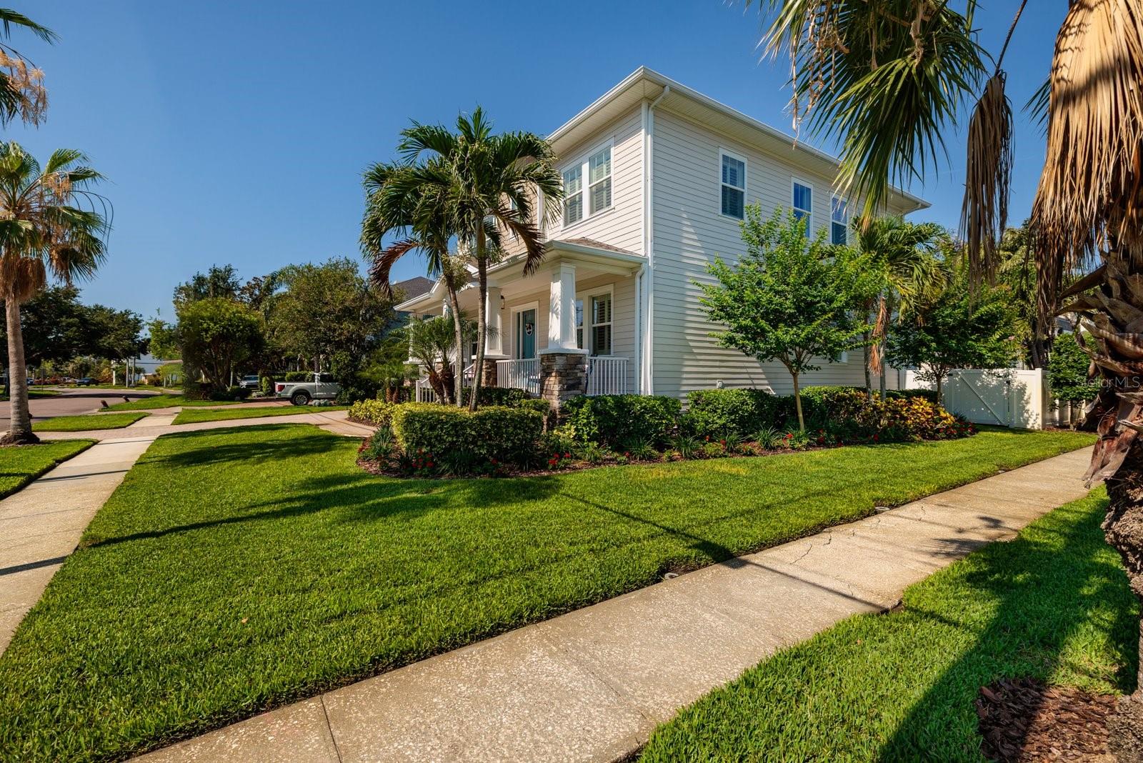 852 CORDOVA BLVD NE, ST PETERSBURG, FL, 33704