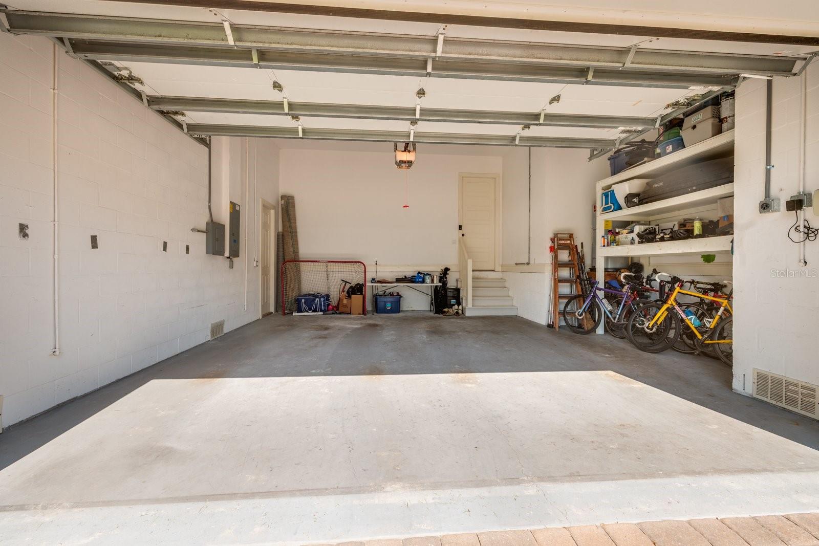 852 CORDOVA BLVD NE, ST PETERSBURG, FL, 33704