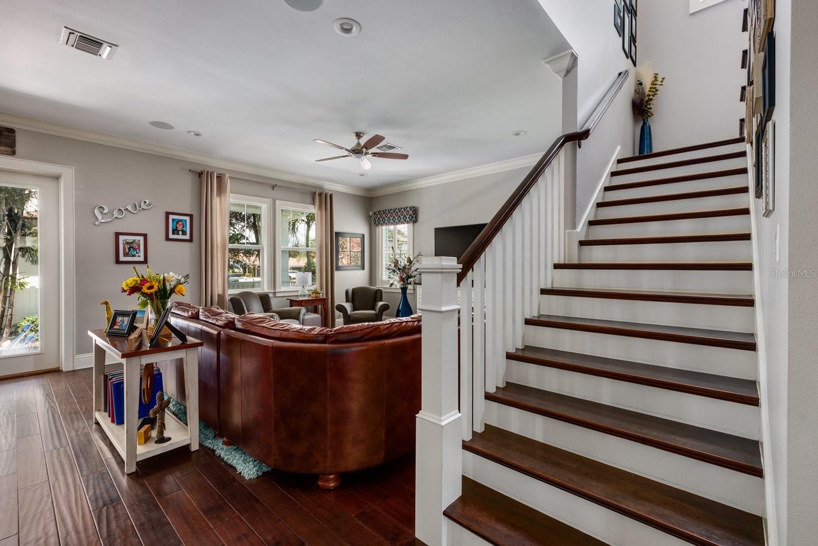 852 CORDOVA BLVD NE, ST PETERSBURG, FL, 33704