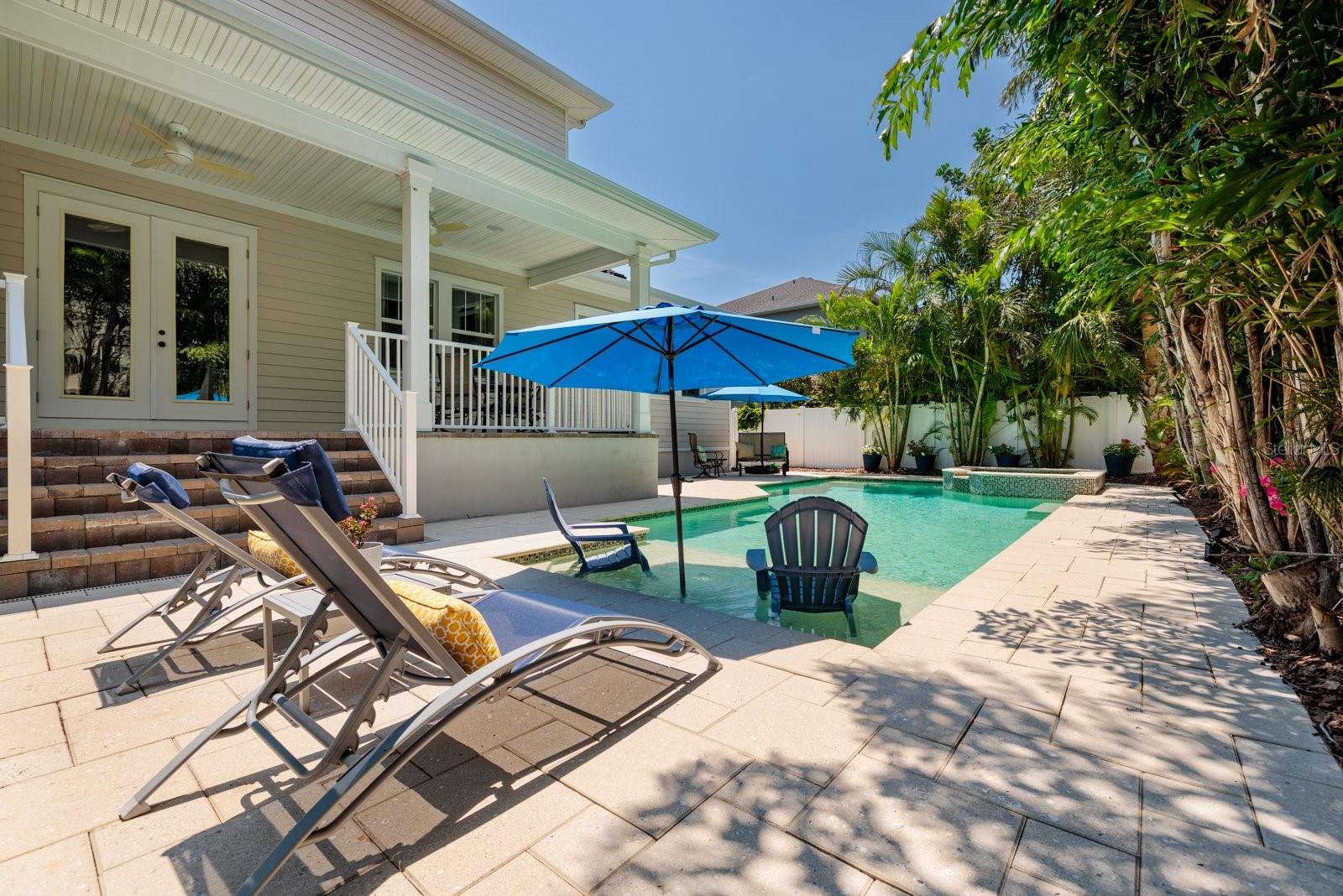 852 CORDOVA BLVD NE, ST PETERSBURG, FL, 33704